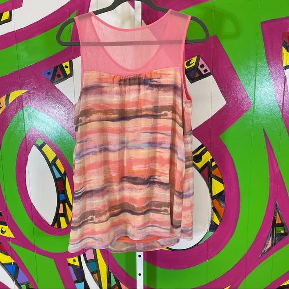 Liz Lange Maternity. Pretty Flowy Tank Top. Size Medium. In excellent condition! - Picture 5 of 6